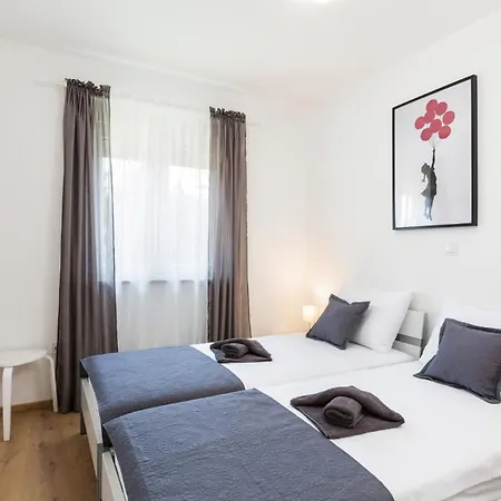 Sasa - C - Mpolo Apartment *